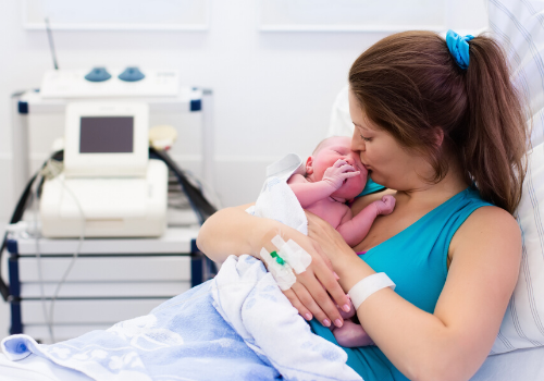 Natural Childbirth - 6 Benefits Over Caesarian